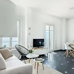 Sea Breeze Flat, Terre Marine 아파트