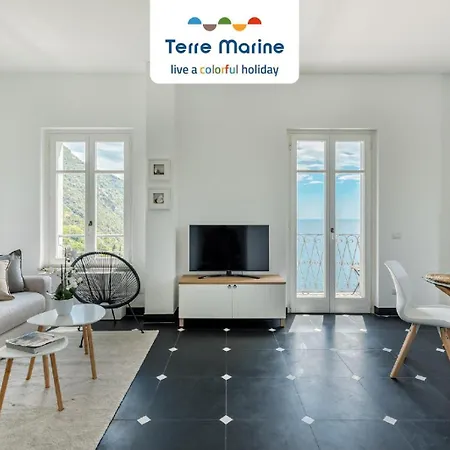 Sea Breeze Flat, Terre Marine Апартаменты *