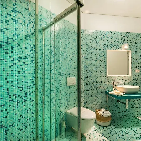 Sea Breeze Flat, Terre Marine Corniglia