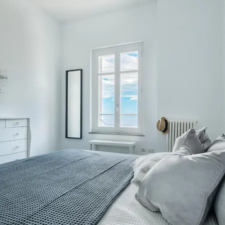 Sea Breeze Flat, Terre Marine *